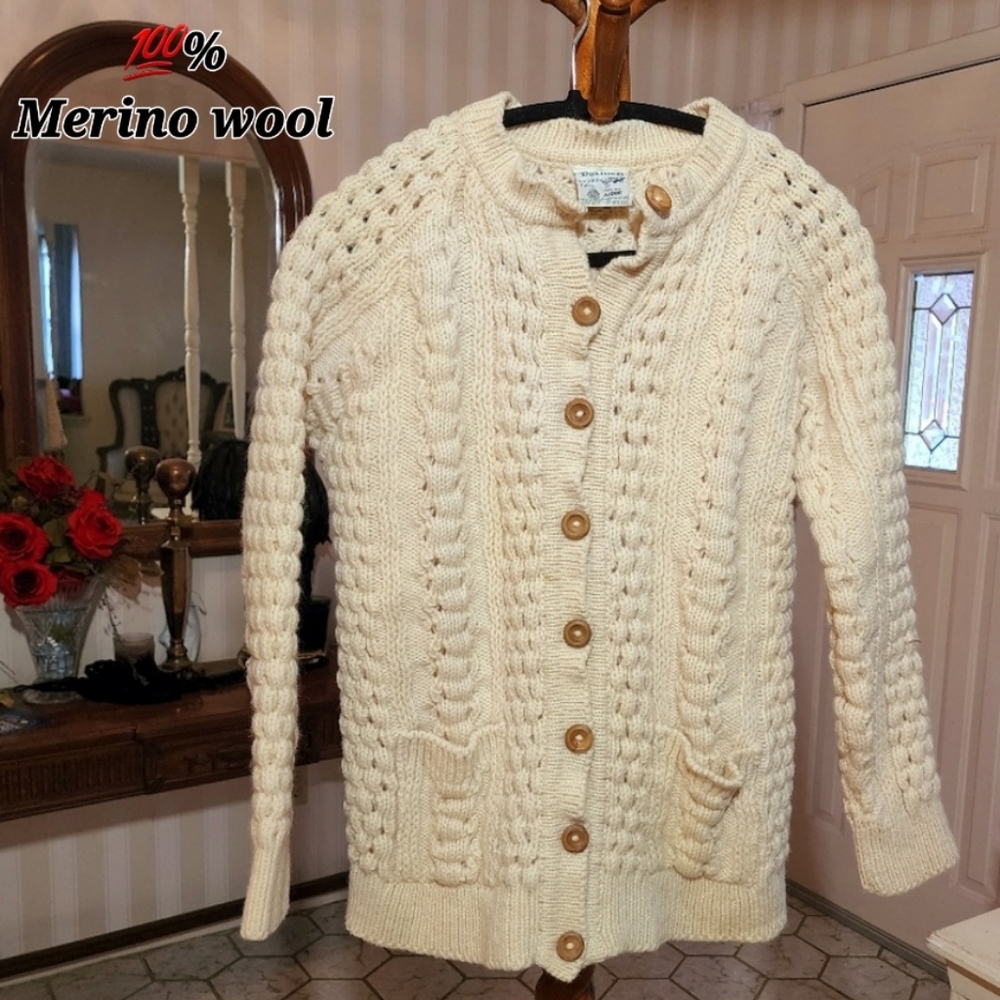 Dolmen 💯% Merino Wool Knit Sweater